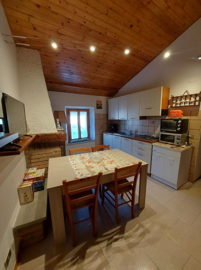 Casa Lorenzo - Nel Centro Storico Di Fiumalbo Appartement Buitenkant foto